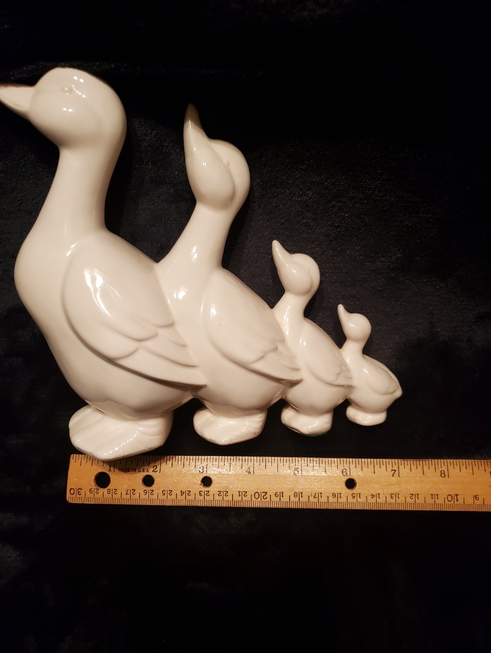 Vintage White Ceramic "Ducks In A Row" Farmhouse Decor - Picture 6 of 7